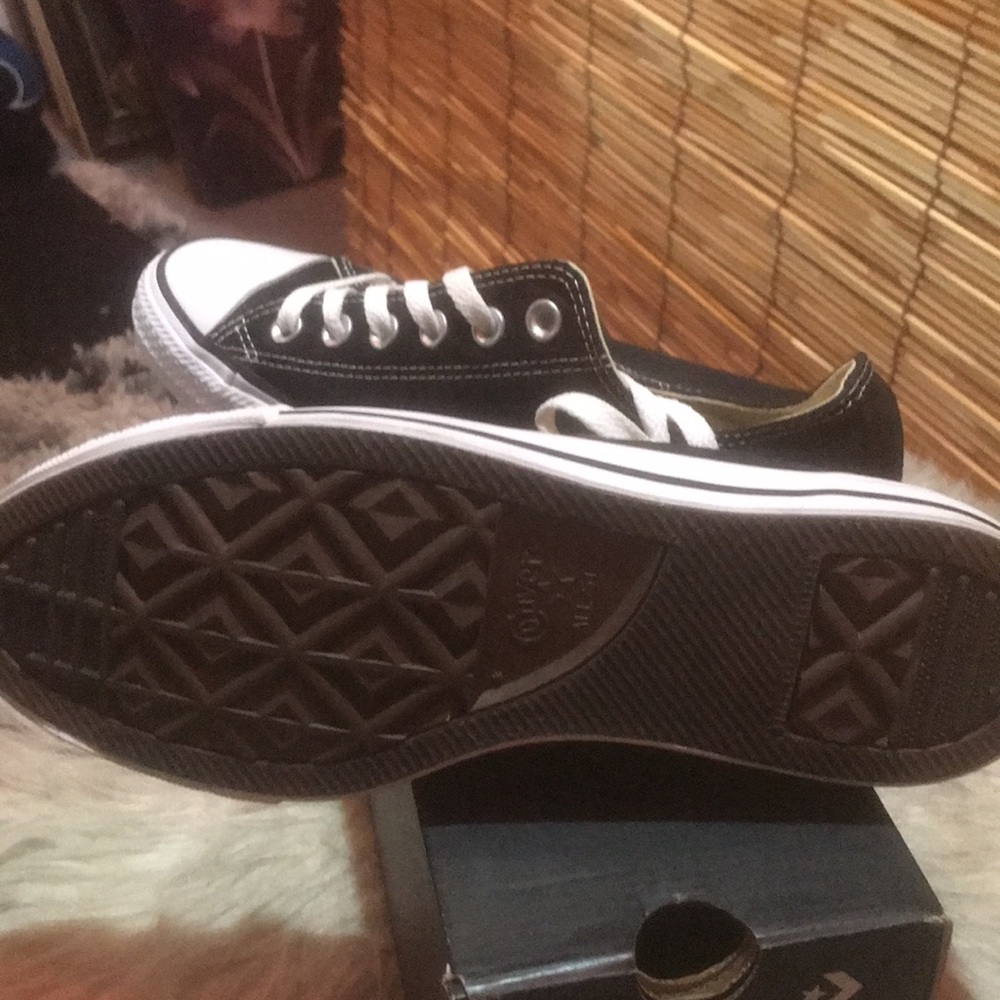 Converse - Picture 2 of 2